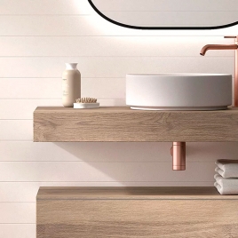 Foto de Móvel de casa de banho suspenso com lavatório e prateleira em acabamento Valenti, modelo Nomad.