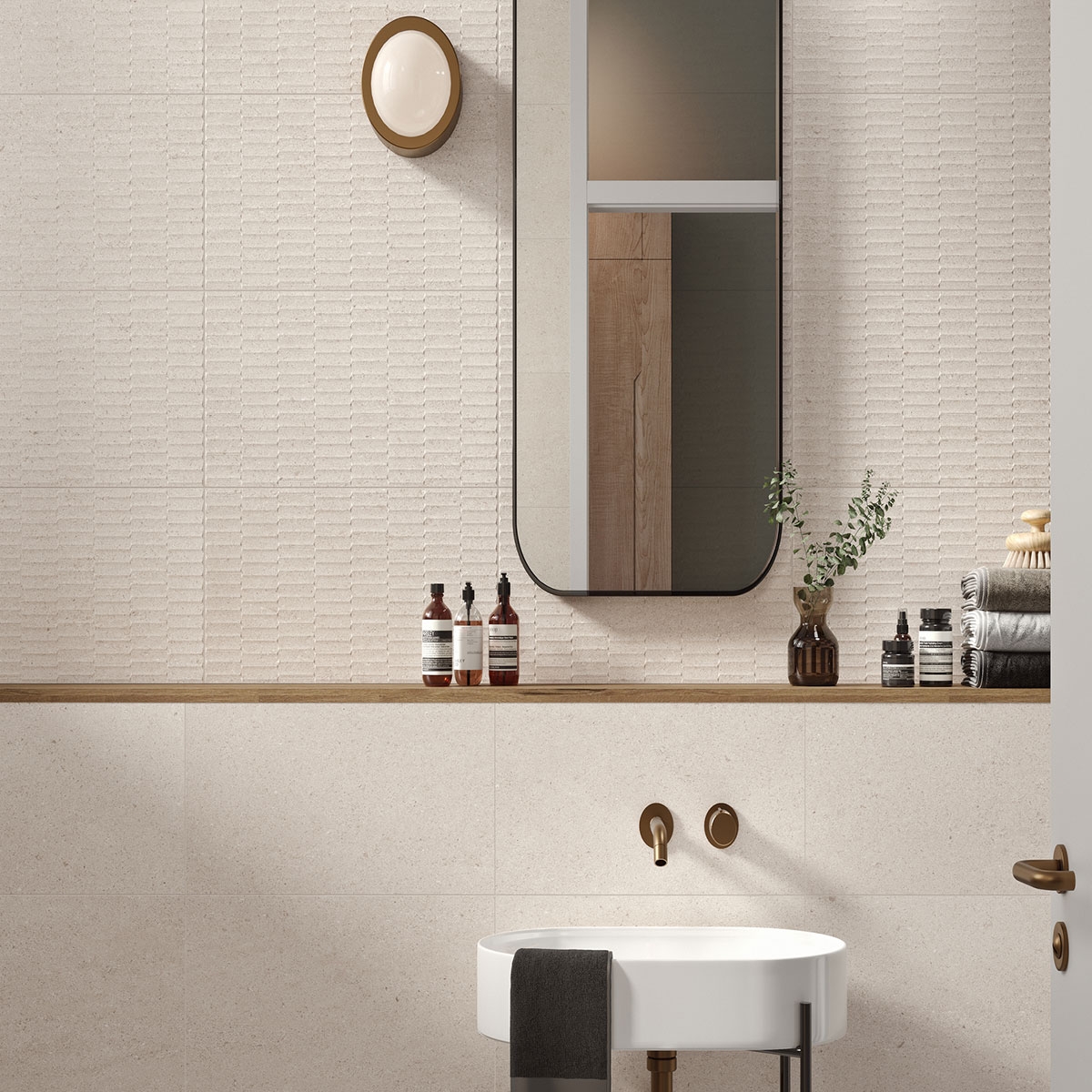 Baño con revestimiento Blunt Mosaic Cream