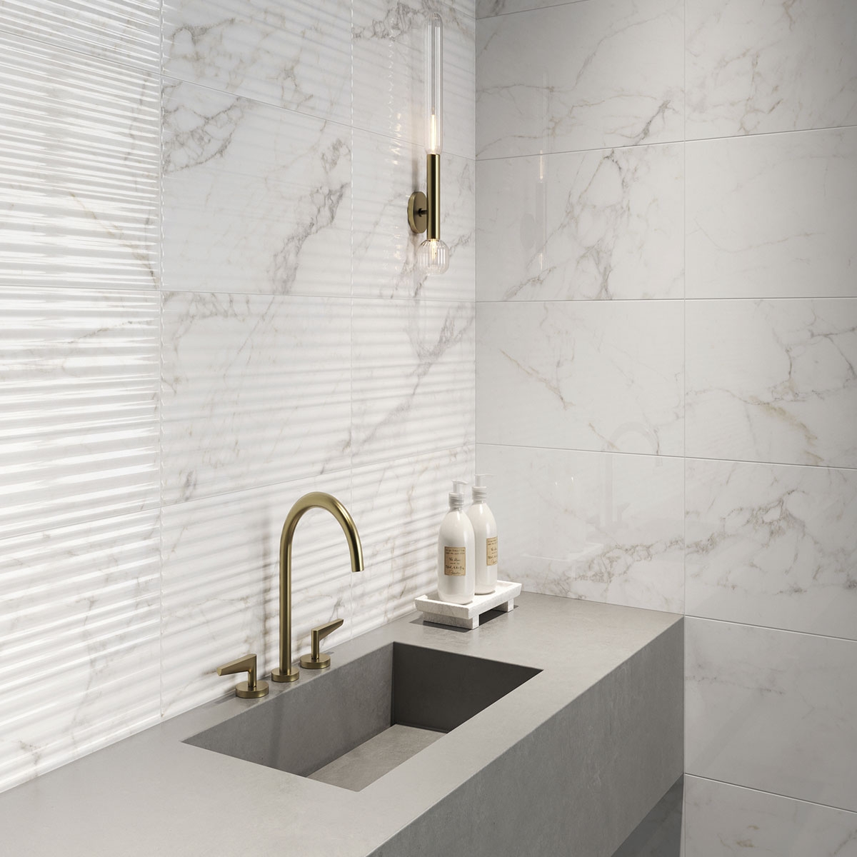 Baño con revestimiento Firenze Wavy White